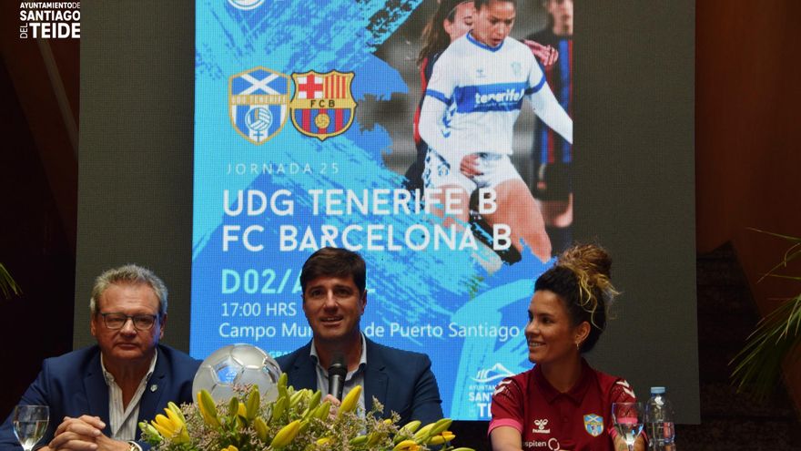Emilio Navarro presented the match UDG Tenerife B against Barcelona B that will be played this Sunday in Puerto de Santiago