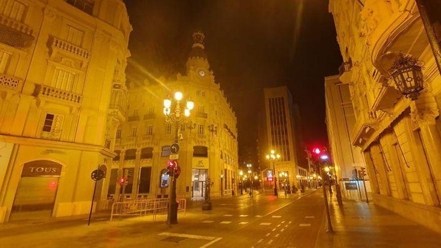 Calles desiertas en la primera noche del toque de queda en Castellón