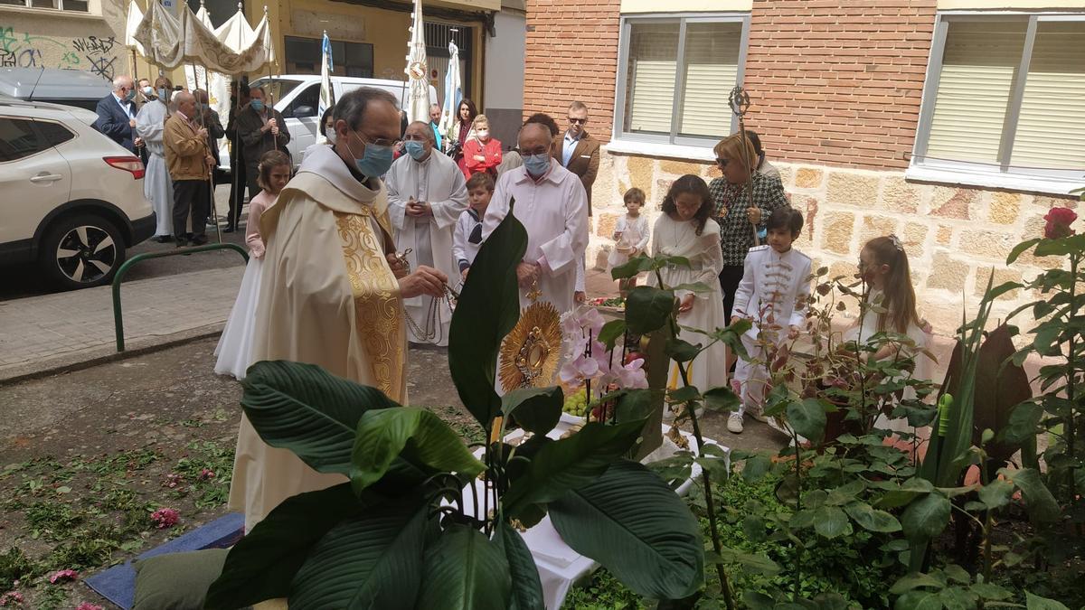 Un momento de la Sacramental de la parroquia de Lourdes en Ciudad de Braganza.