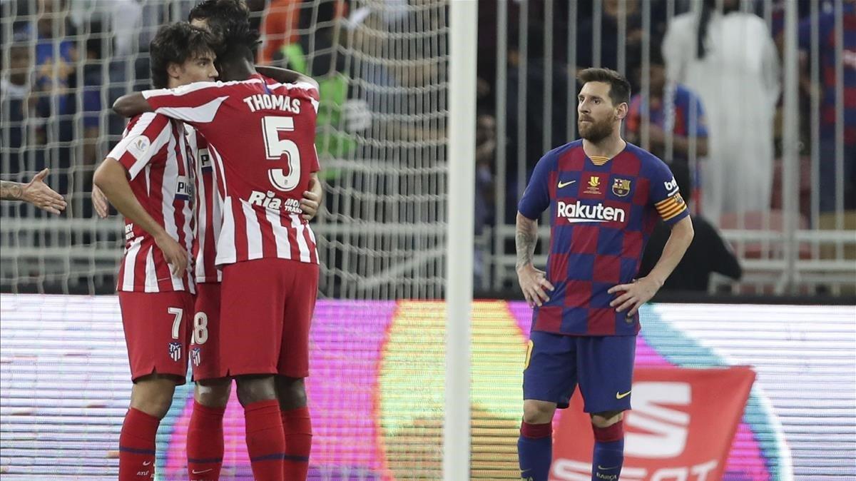 Messi, tras confirmarse la derrota ante el Atlético el jueves en Yeda. Messi, tras confirmarse la derrota ante el Atlético el jueves en Yeda.