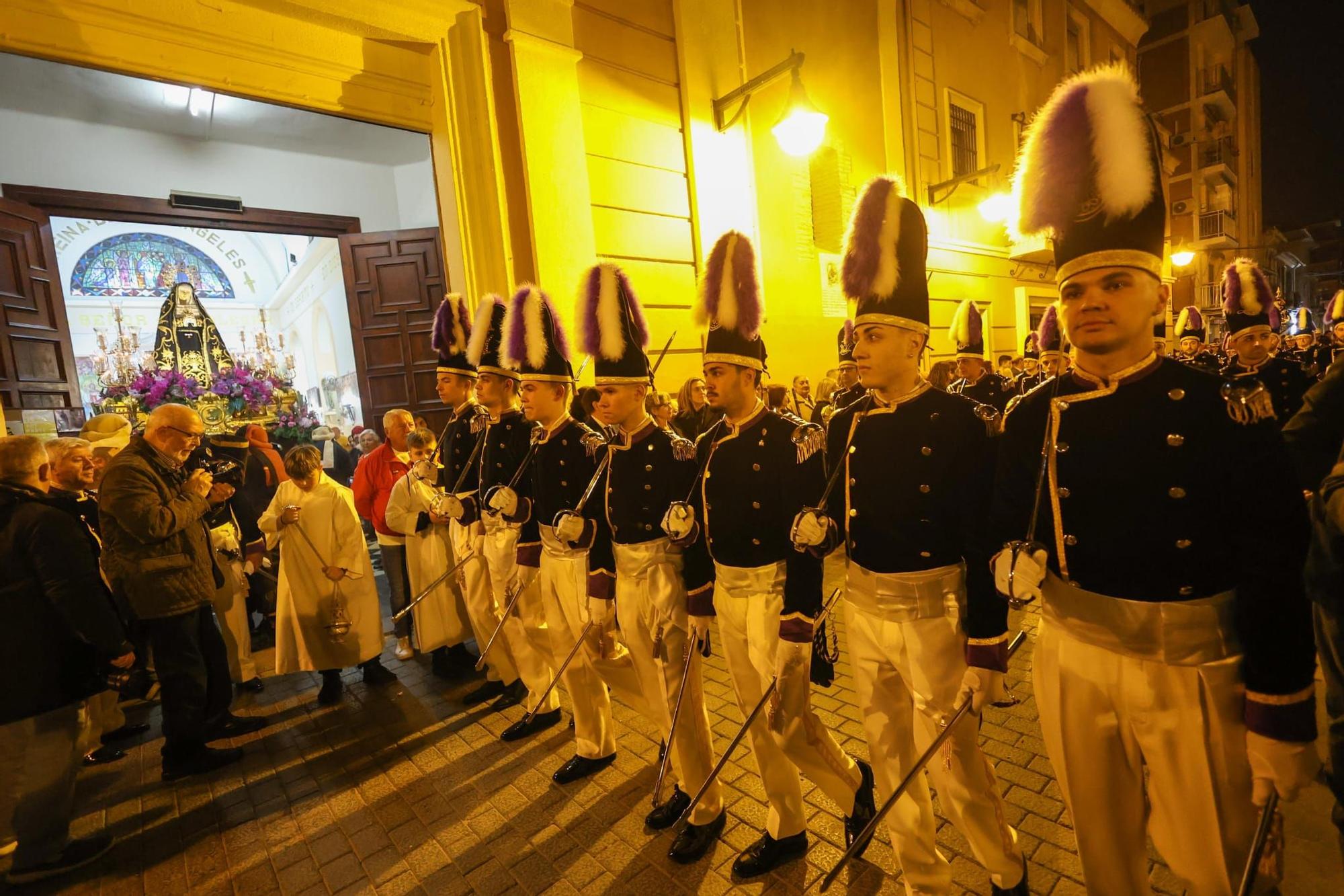 Semana Santa Marinera: La Dolorosa procesiona por el Cabanyal