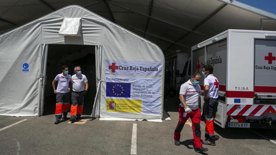 Hospital de campaña de Cruz Roja instalado en el Puerto.
