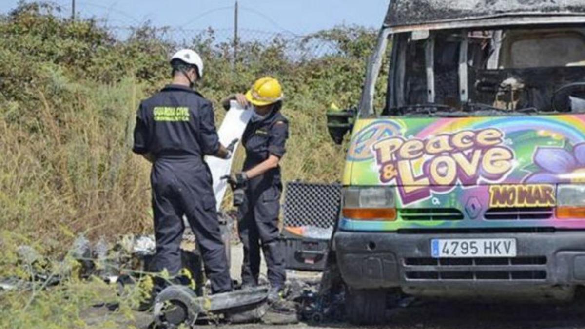 La furgoneta en la que un residente en Eivissa apareció acuchillado por sí mismo tras consumir ayahuasca.