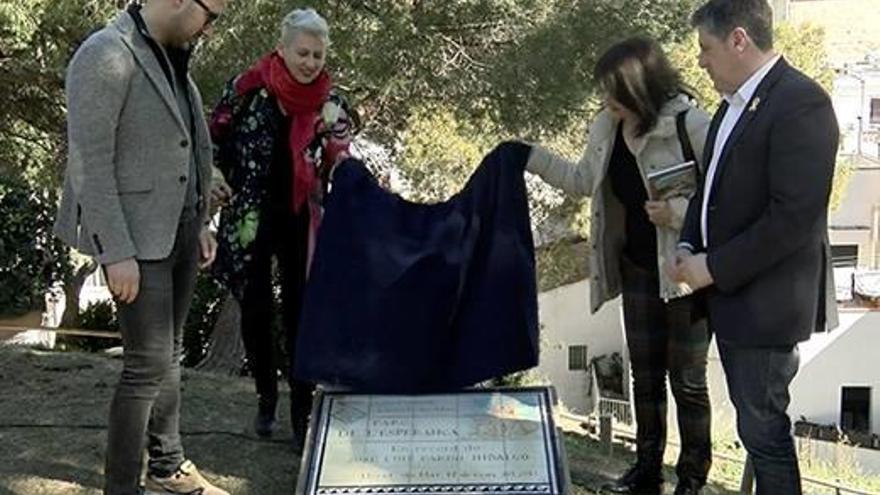 Lloret inaugura una placa dedicada al veí que cuidava  gats abandonats