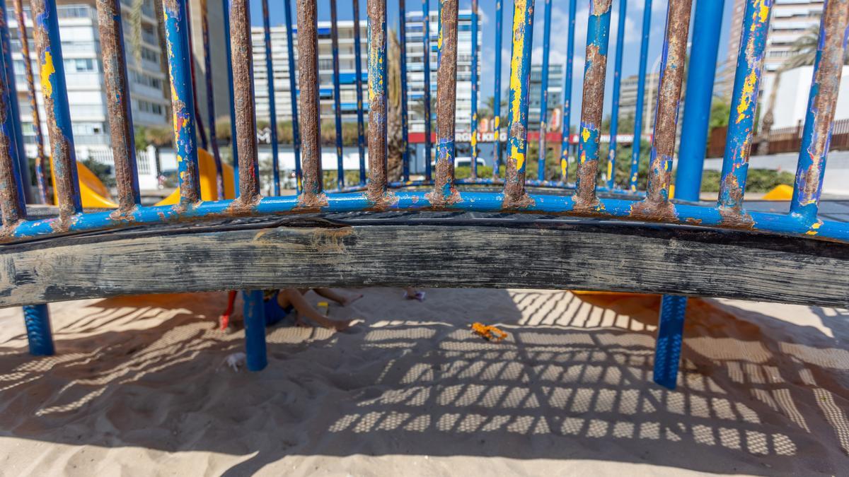 Juegos infantiles en la playa de San Juan