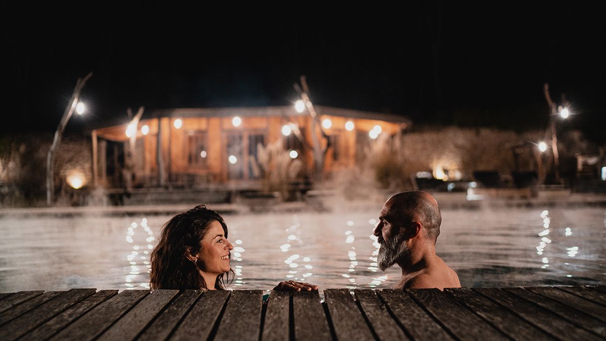 Relax nocturno en las termas de Valonia