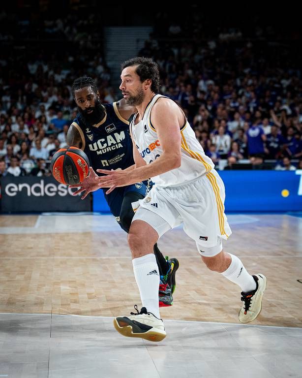 Las imágenes del Real Murcia-UCAM Murcia, primer partido de la final de la ACB