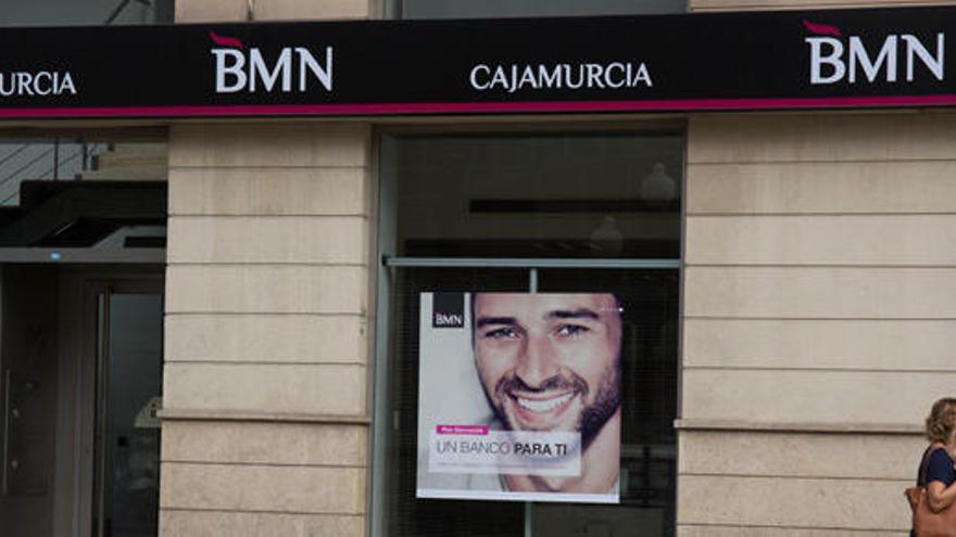 Oficina de la entidad bancaria BMN.