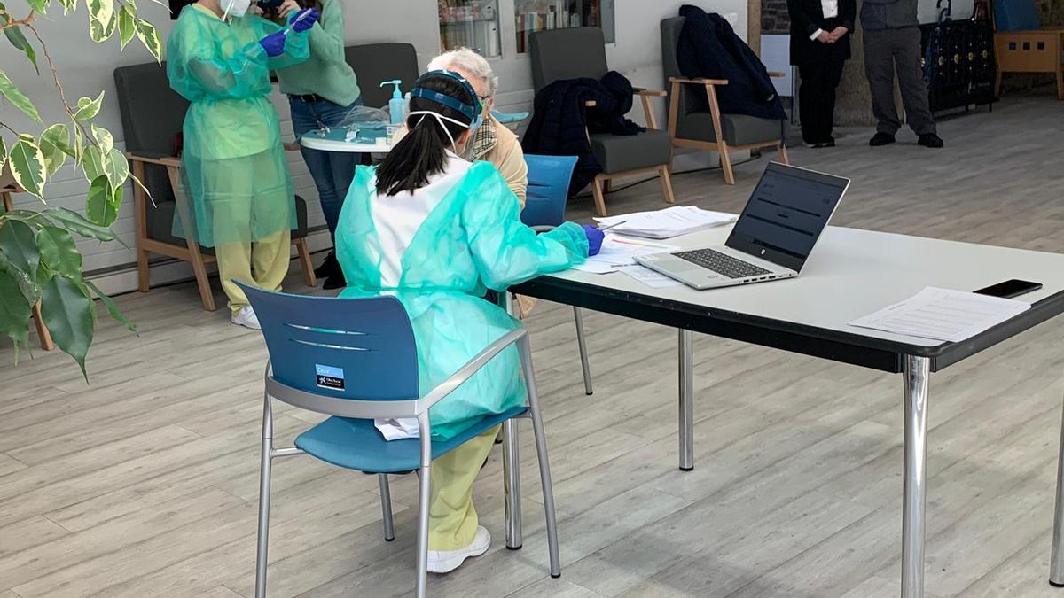 Simulacro de vacunación en la residencia Porta do Camiño de Santiago