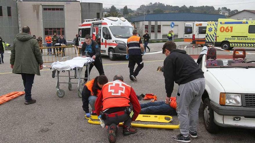 Simulacro de emergencia en un incidente con múltiples víctimas en Expourense. // Iñaki Osorio