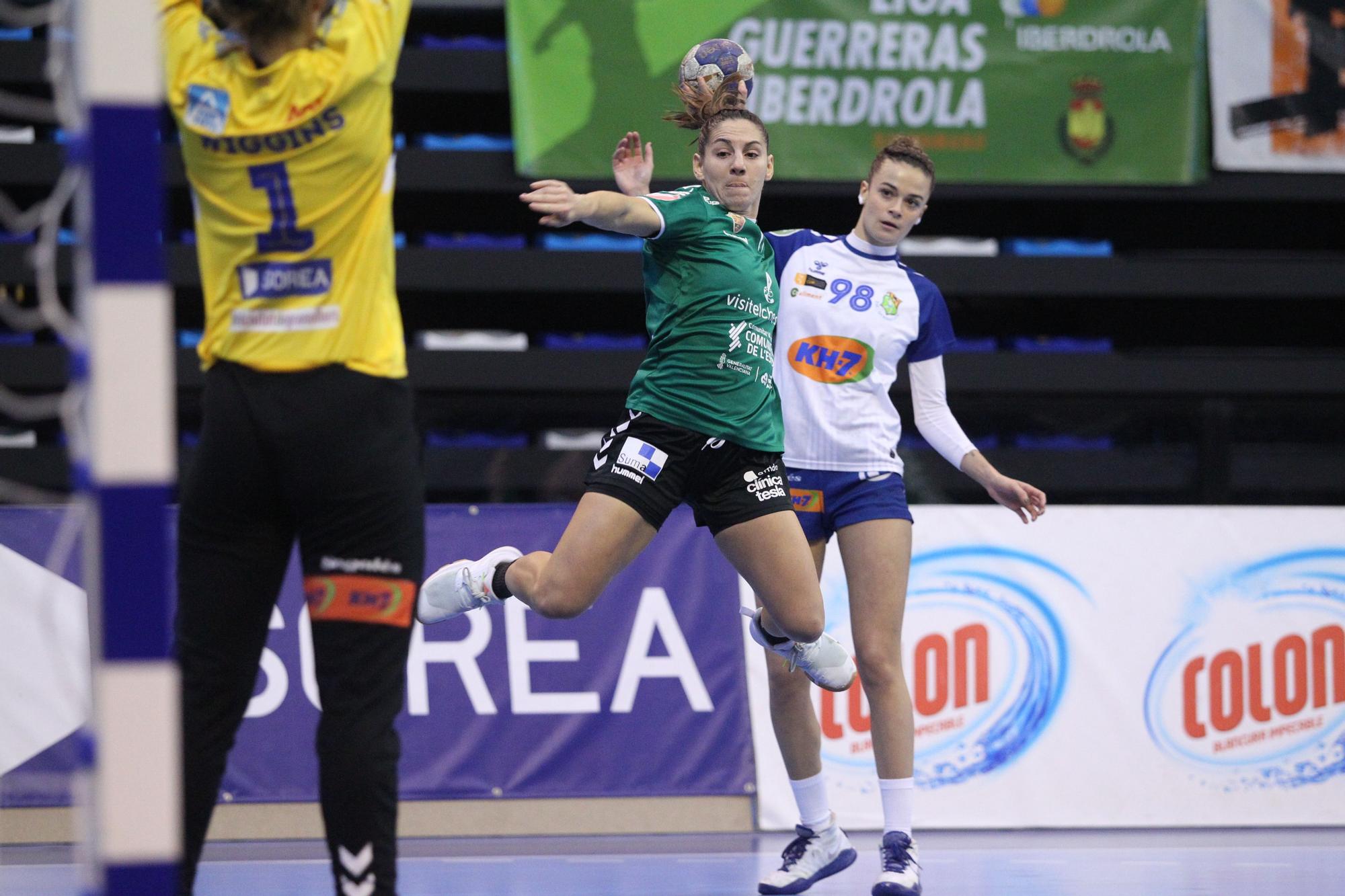 Paseo del Elche de balonmano femenino en Europa