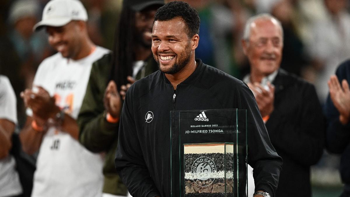 Tsonga recibió el cariño de Roland Garros en su retirada