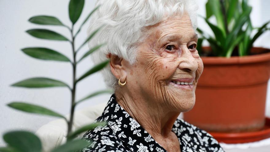 Tías reconoce a la mujer rural en Guillermina Rodríguez Cruz, de 96 años