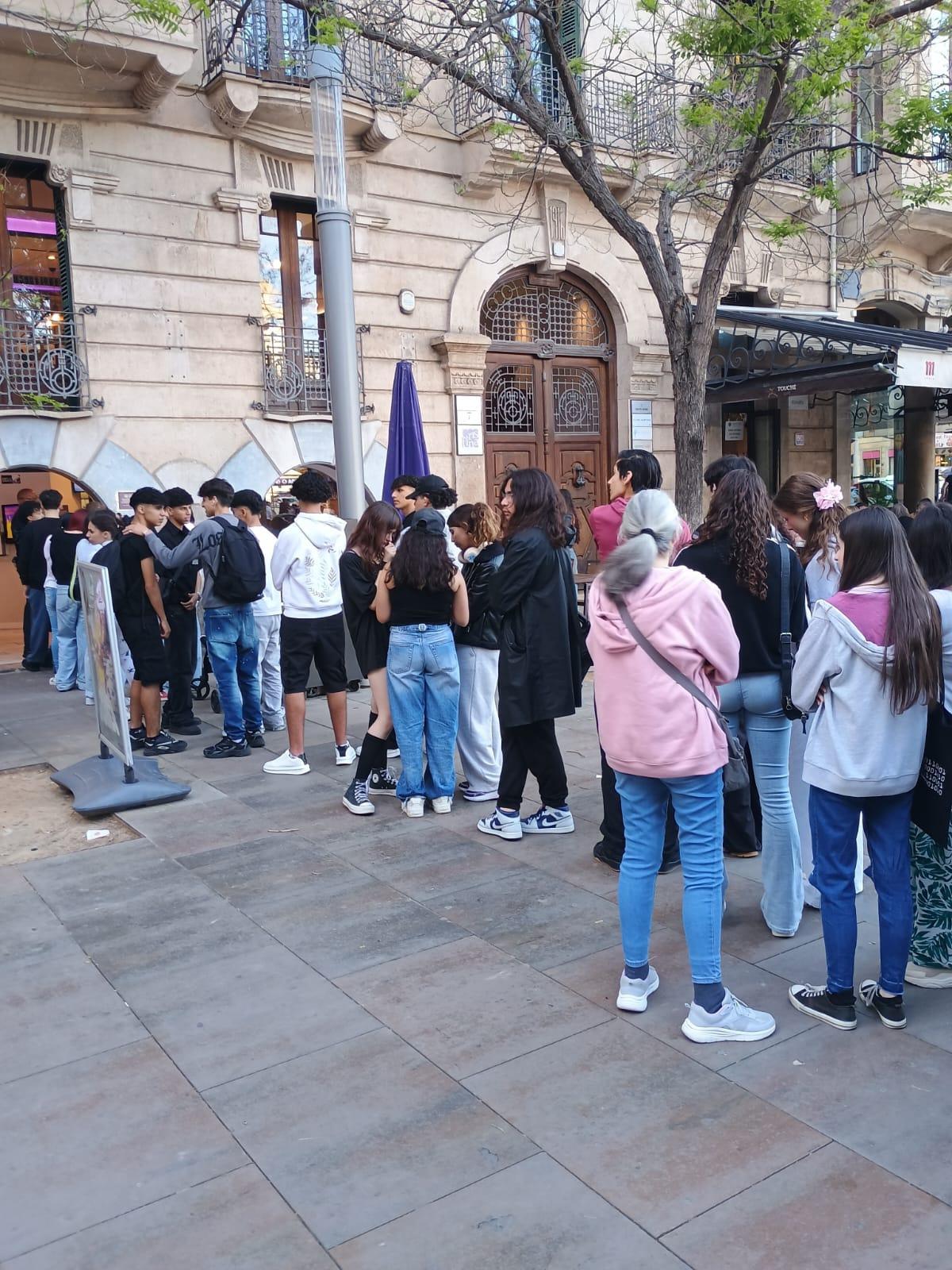 Taco Bell desata la locura en Palma: largas colas por un burrito gratis