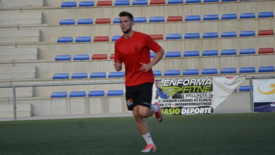 Germán Torregrosa, ayer, en el entrenamiento del Eldense.