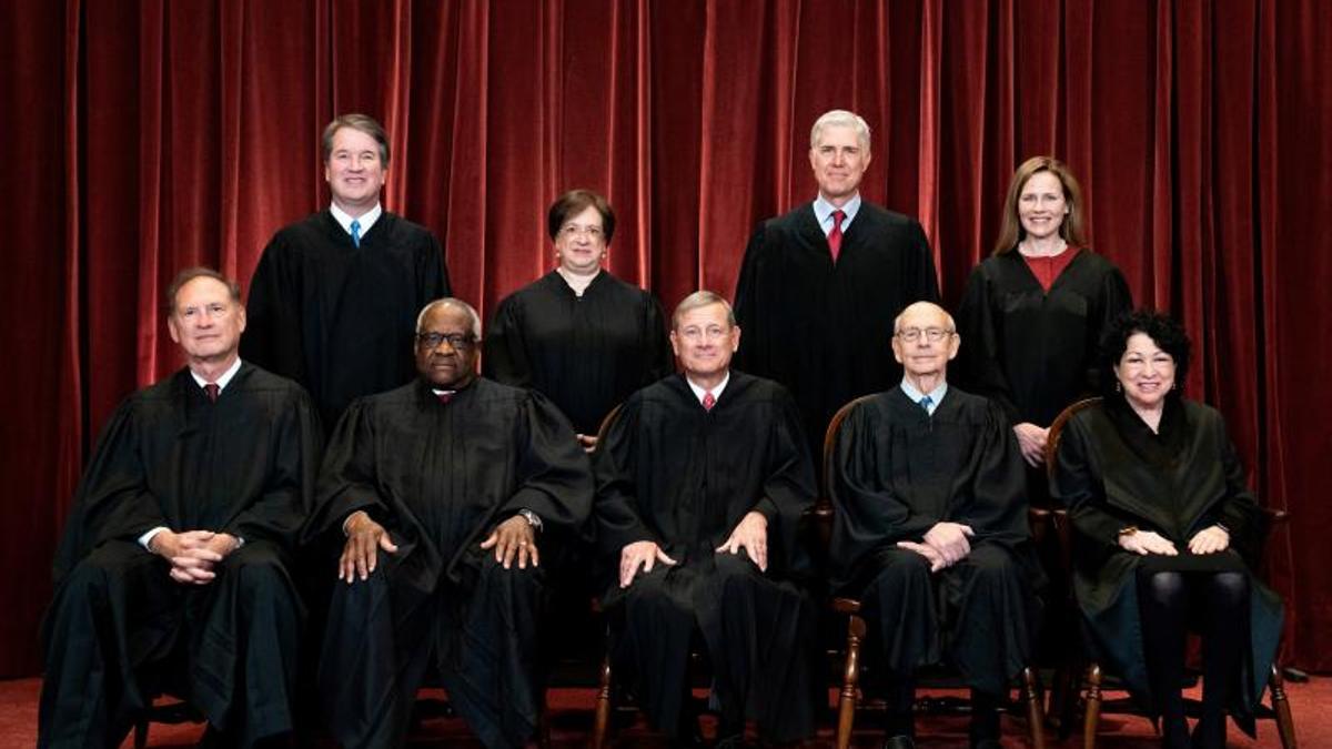 Foto de grupo en la Corte Suprema en Washington