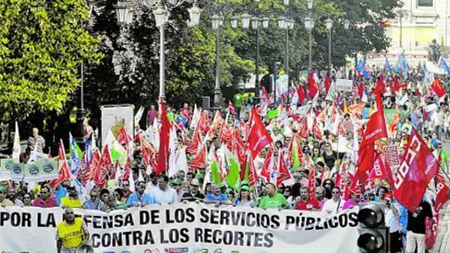 El Gobierno lanza la ley para el despido colectivo del personal laboral fijo en las administraciones