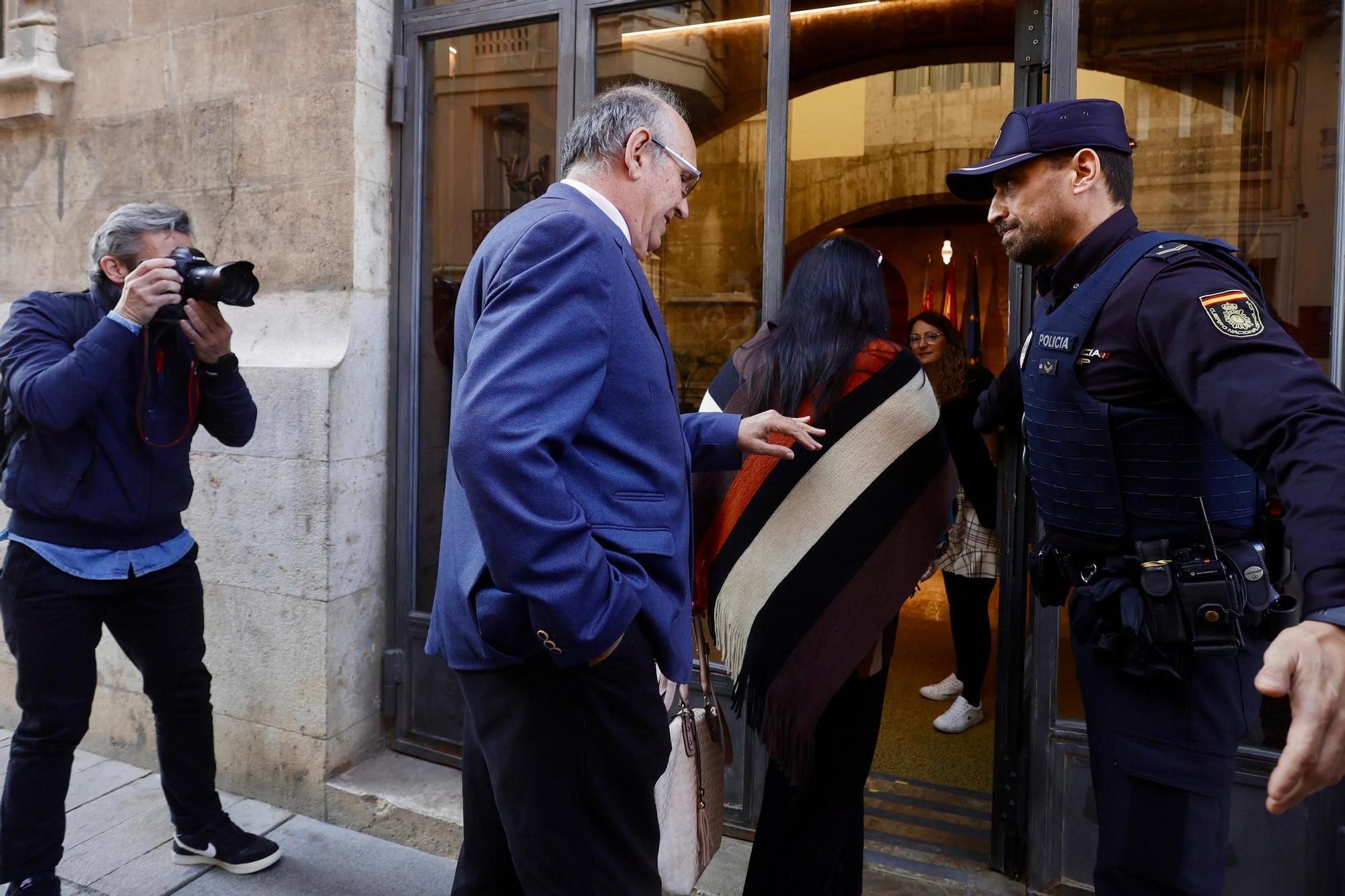Reunión del representante de las víctimas de la dana con Carlos Mazón