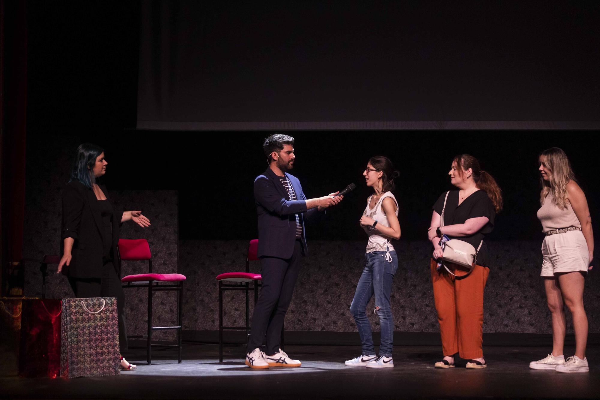 Elisabet Benavent llena el Talia presentando su último libro