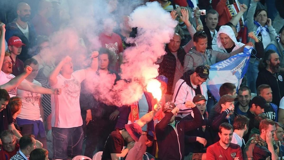 rpaniagua34300529   lille  france   15 06 2016   russian supporters 160619145701