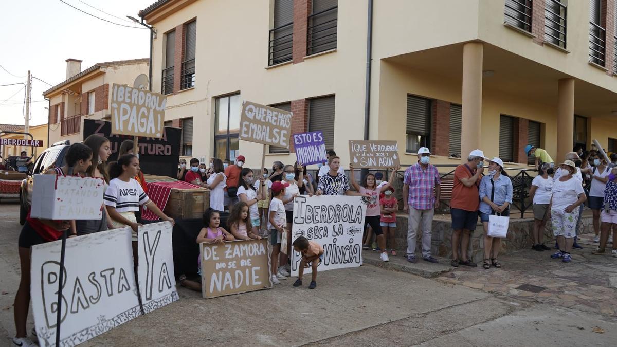 Manifestación contra el vaciado de Ricobayo.