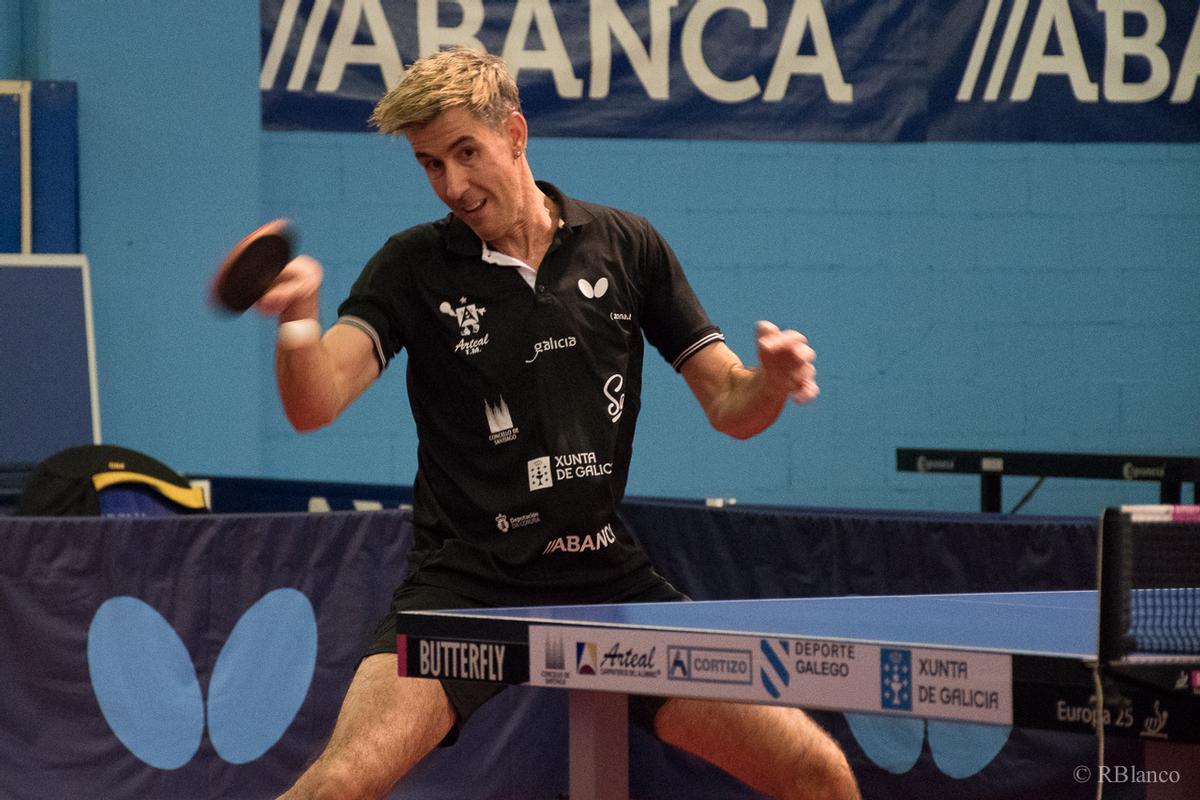 Enio Mendes, jugador del Arteal, durante un encuentro de Superdivisión.