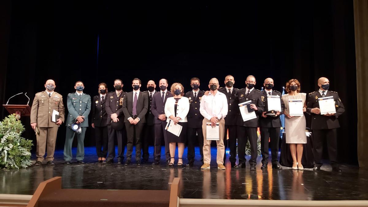 imagen del acto de reconocimiento a los agentes de la Policía Local en el día de la patrona la Virgen de Monserrate