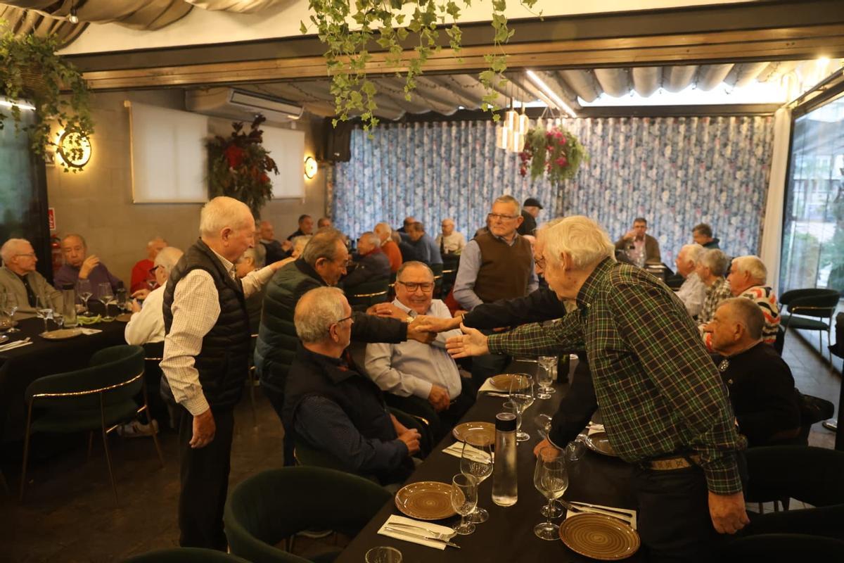 El homenaje de los Amigos del Villalobos de Elche a Juan Perán, en imágenes El homenaje de los Amigos del Villalobos de Elche a Juan Perán, en imágenes