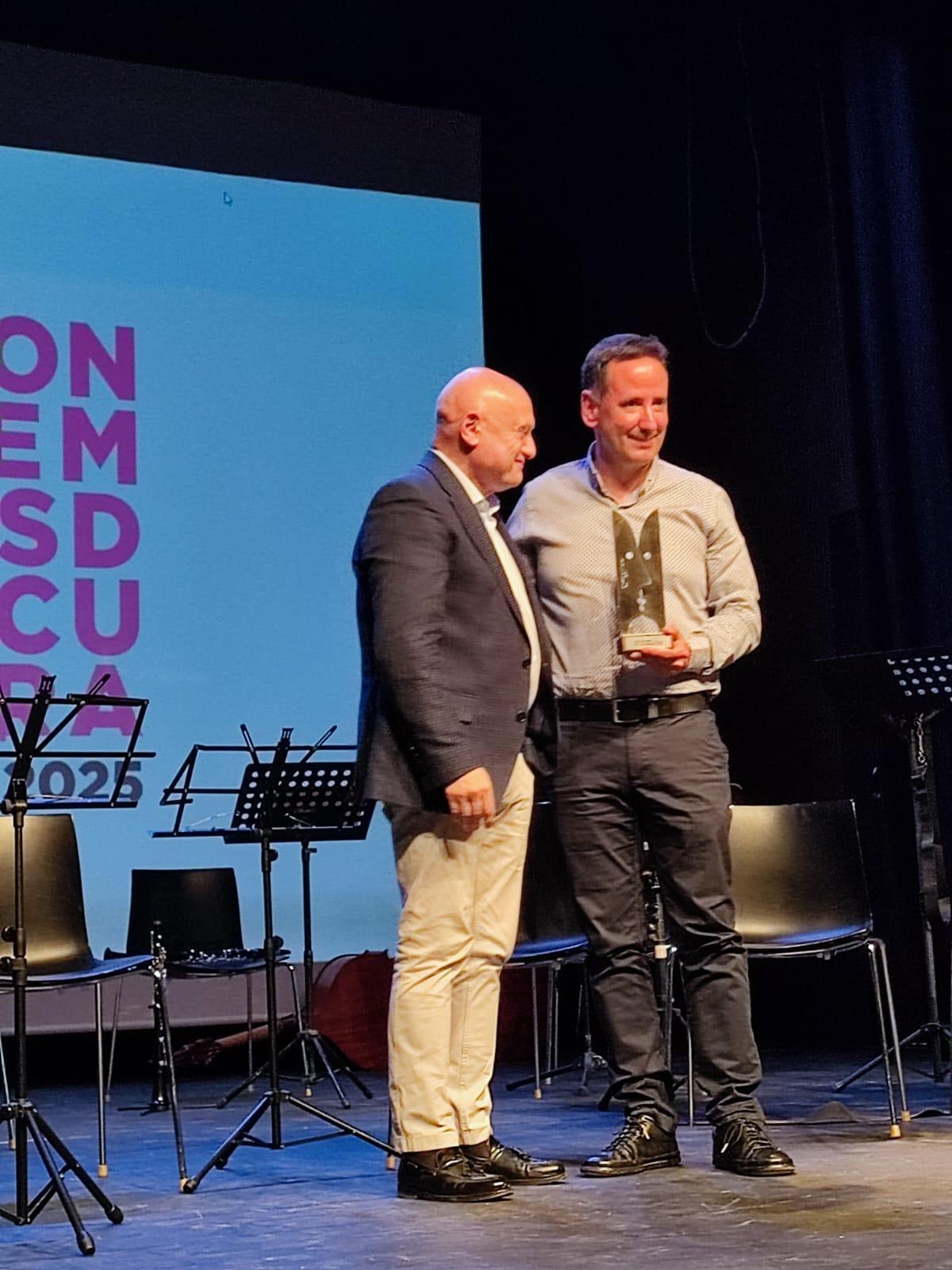El alcalde de Foios, Sergi Ruiz, con el diputado de Cultura, Paco Teruel.