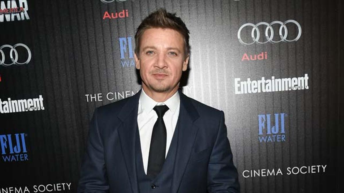 Jeremy Renner celebra su cumpleaños en la UCI tras su accidente con el quitanieves