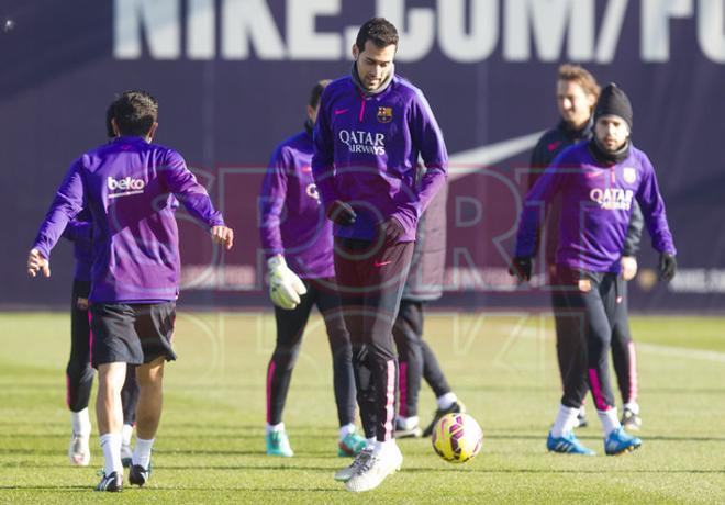 El entrenamiento del Barça antes de viajar a La Coruña, en imágenes