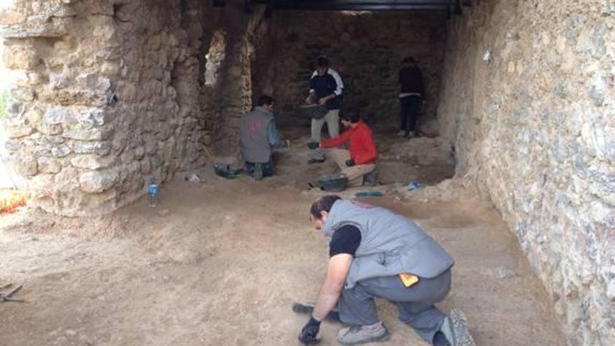 Miembros del equipo de la intervención en el Molí dels Moros.