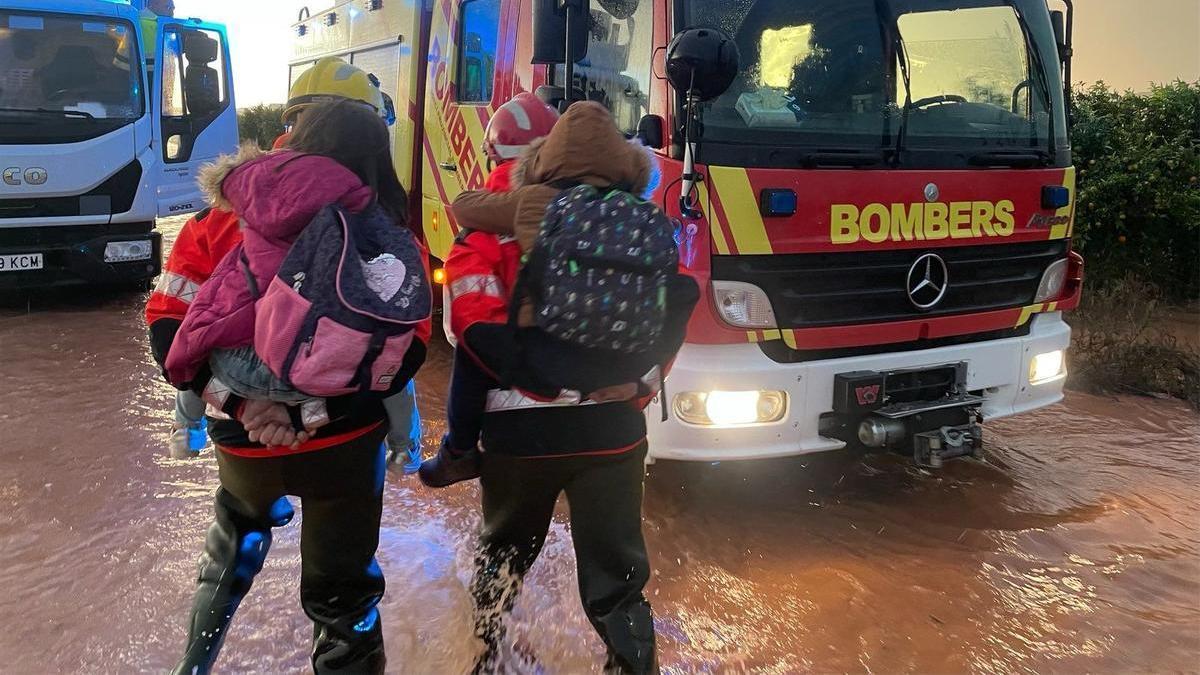 Actuaciones de los bomberos por las lluvias en Castellón