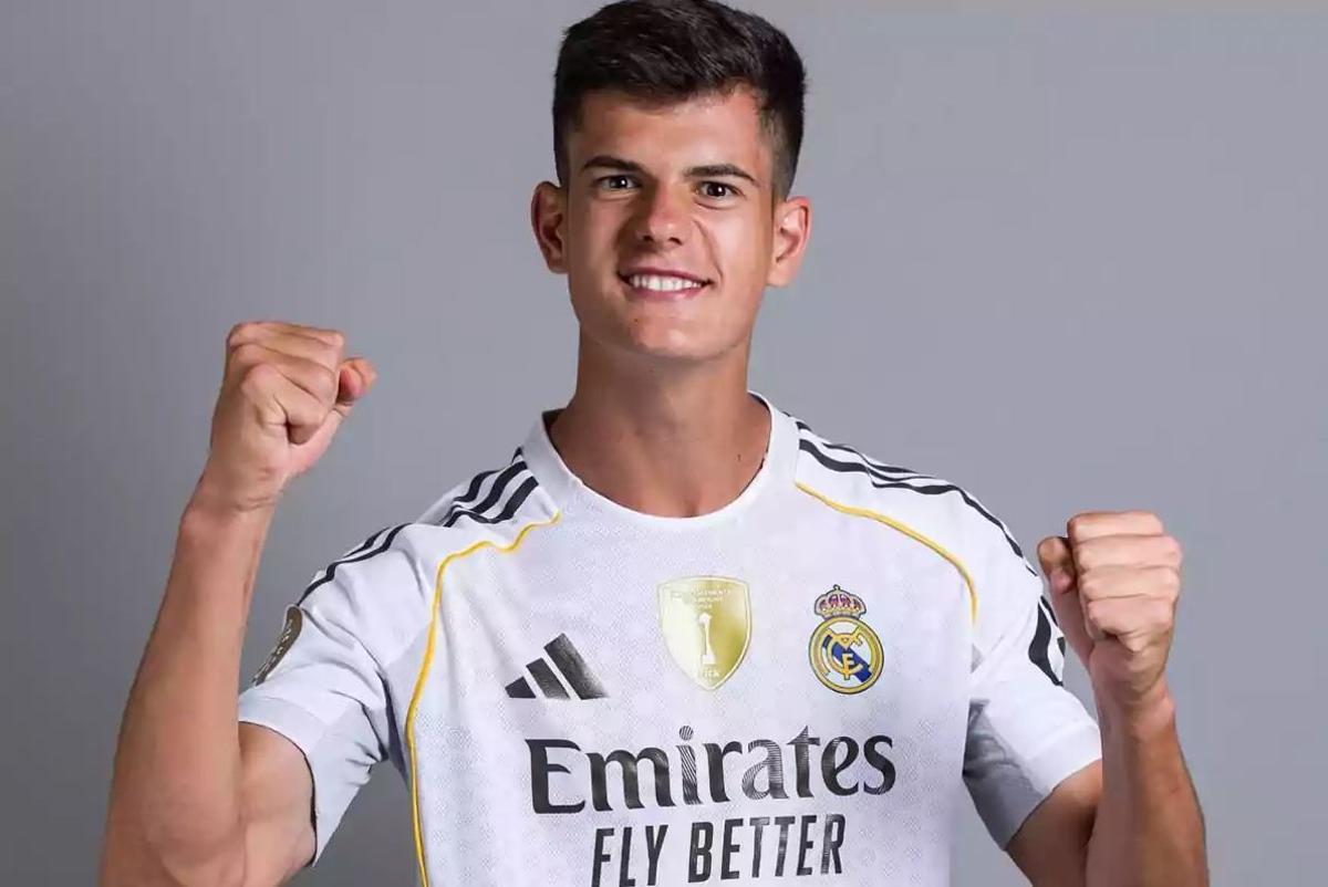 Chema Andrés con la camiseta del Real Madrid