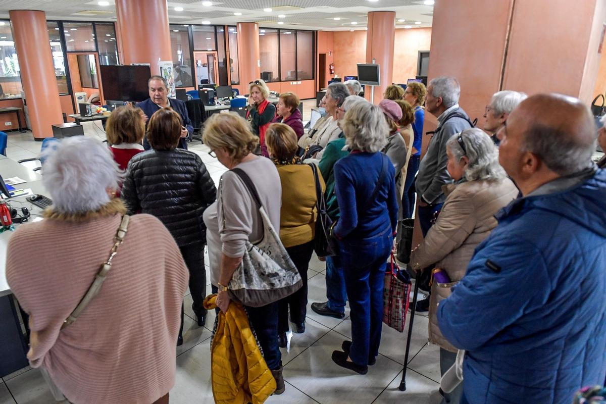 Visita de los alumnos de Peritia et doctrina de la ULPGC al periódico LA PROVINCIA Visita de los alumnos de Peritia et doctrina de la ULPGC al periódico LA PROVINCIA