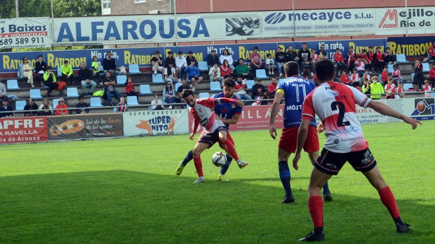 El Arosa salva su primer Match Ball y sueña con la permanencia