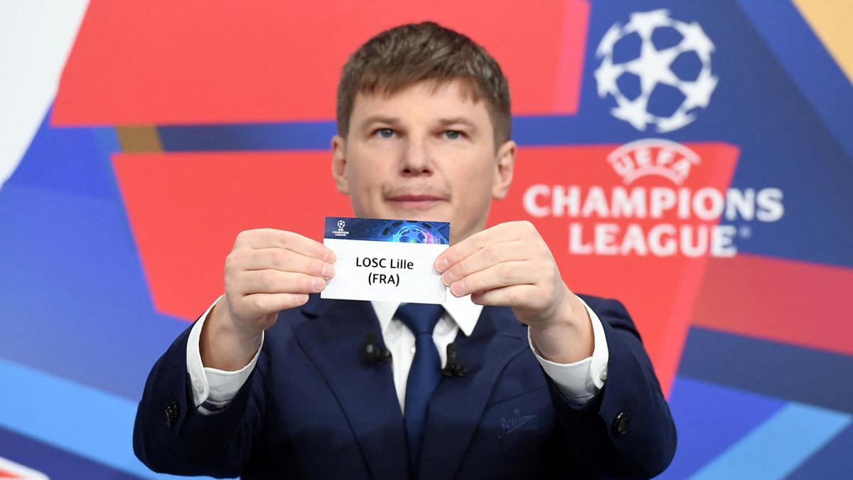 Arshavin, durante el sorteo de Champions