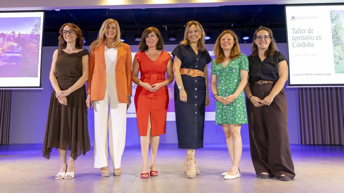 La Diputación de Córdoba acoge un taller para impulsar el intercambio de experiencias entre mujeres rurales de distintas generaciones.
