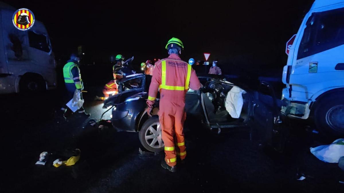 Tres fallecidos en una accidente mortal en Benifaio