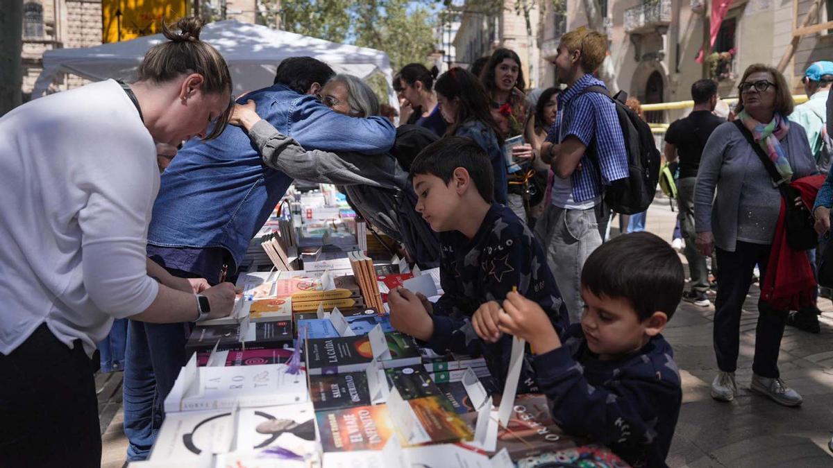 Un Sant Jordi de récord, en imágenes