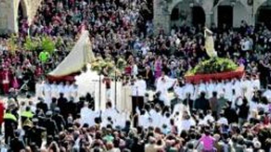 El Encuentro emociona en la plaza Mayor