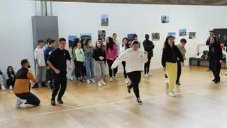 Danza e podcast para facer fluír o corpo e as emocións dos estudantes de Camariñas
