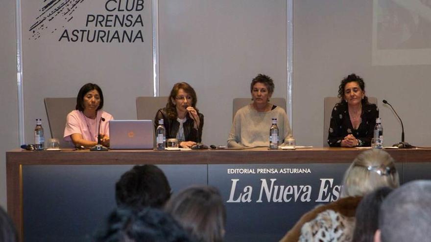 De izquierda a derecha, Rosa Fernández, Raquel Suárez Coto, Mariví Sainz y María José Galán.