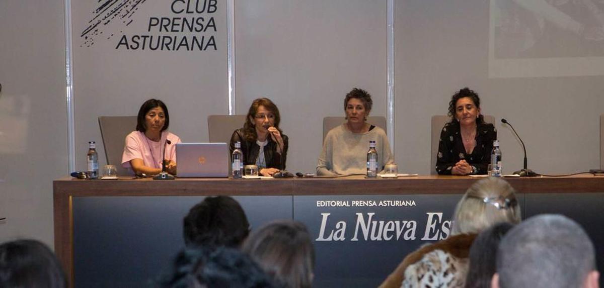 De izquierda a derecha, Rosa Fernández, Raquel Suárez Coto, Mariví Sainz y María José Galán.