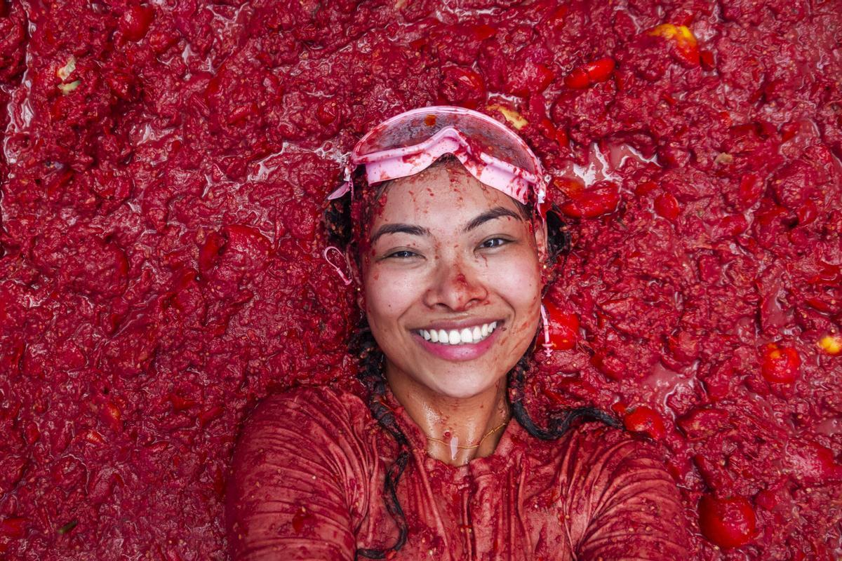 VLC. Buñol. Tomatina 2025, la primera tras la dana y con gran presencia de banderas palestinas