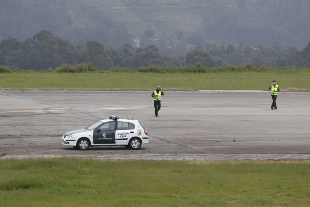 El vuelco de un camión cierra Peinador durante más de hora y media