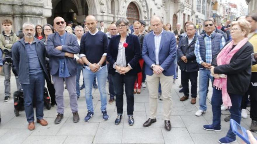 Tiroteo contra un clan gitano | O Porriño se concentra para apoyar a "sus vecinos" los Zamoranos