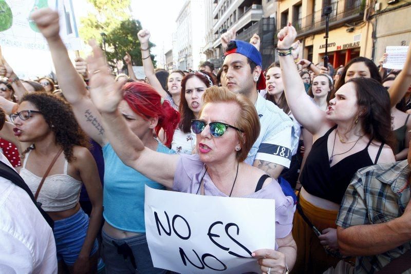 Manifestación contra la puesta en libertad de La Manada en Zaragoza