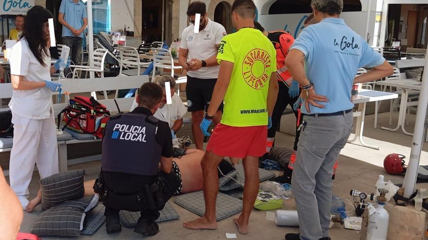 Policías y socorristas reaniman a una mujer que sufrió una parada cardiaca en el Port de Pollença