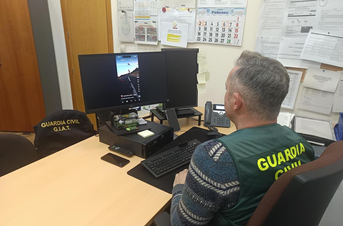 Un agente del GIAT de la Guardia Civil.
